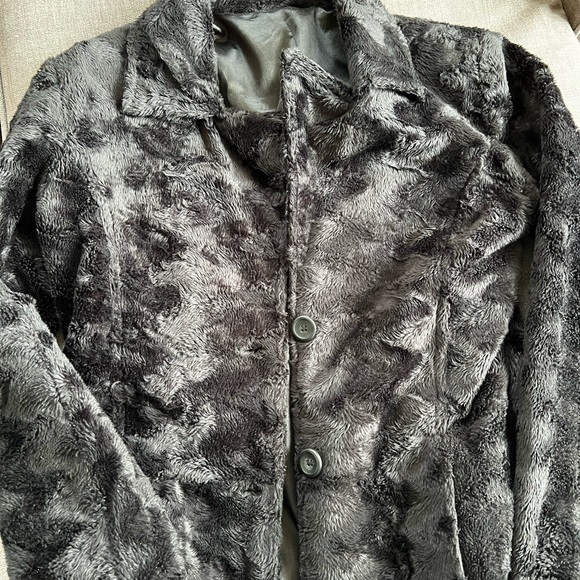 Women’s long heavy black coat. No tags for brand or size. Fits like a xs/small - Picture 5 of 7